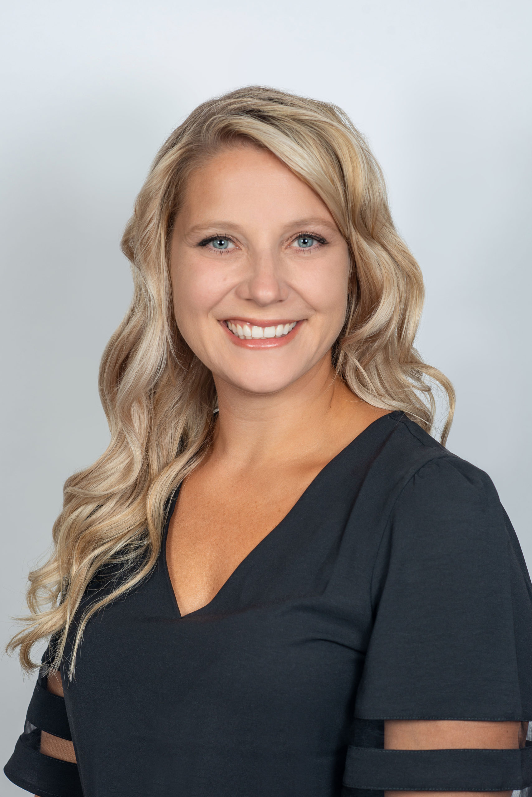 UB Ortho Headshot – Lindsay Aldrich-1_pp