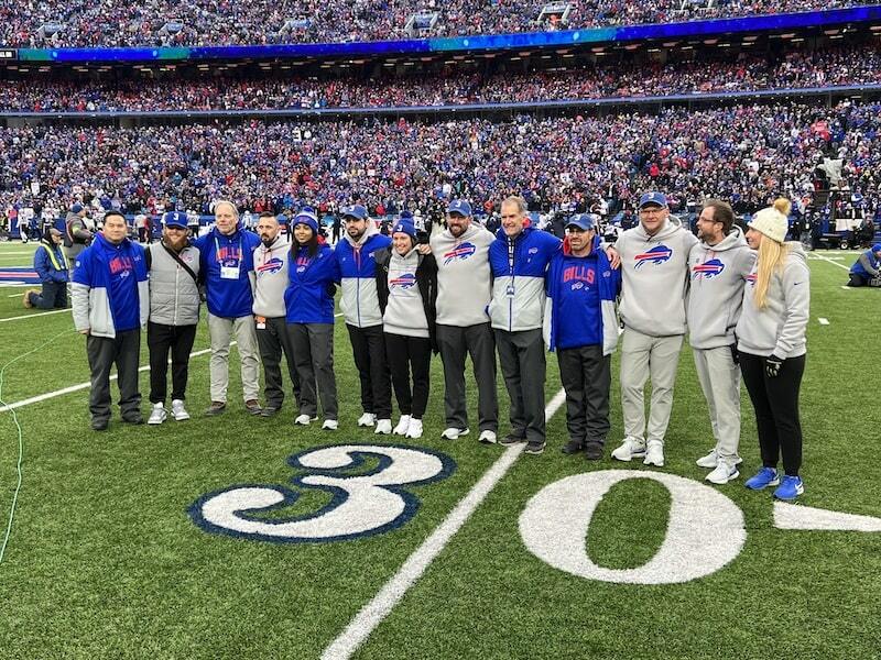 Damar Hamlin, Buffalo Bills training staff honored at ESPYs